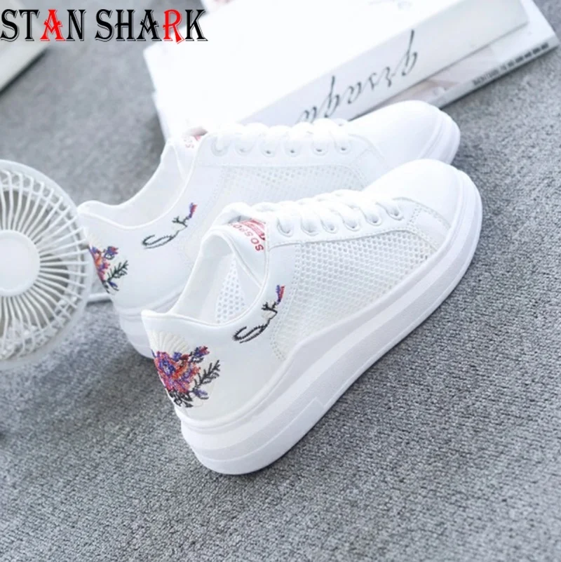 

New Women Casual Shoes Summer Spring Women Shoes Fashion Embroidered Breathable Hollow Lace-Up Sneakers Women shoes