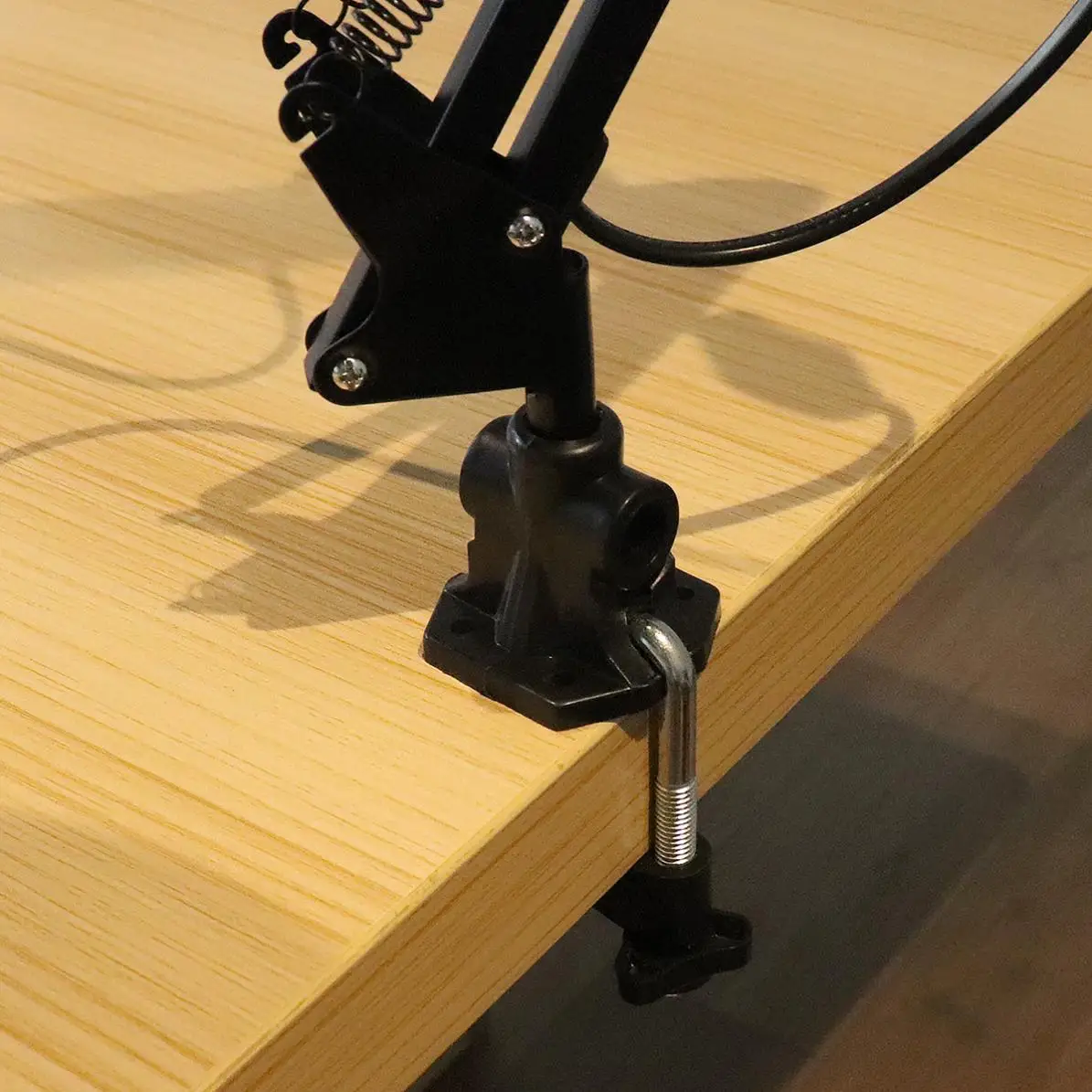 Flexible Desk Eye Protection Lamp with Rotatable Lamp Head And Clamp Mount Support 360 Degree Rotat