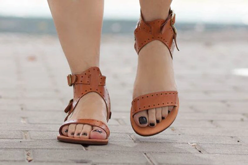 Women Sandals 2019 Flat Gladiator Leather Sandals Summer Shoes Woman Rome Style Double Buckle Casual Beach Sandles Plus Size 43