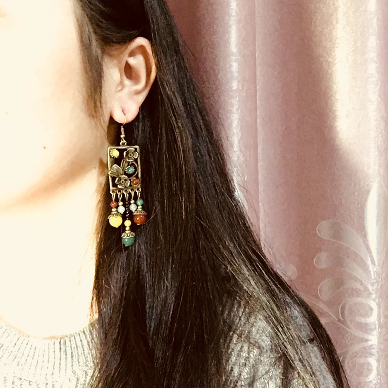 

Chinese Classical Bronze Water-Drop Earrings. Geometric Shape of Color Stone Is Made By Handmade Ear-hook