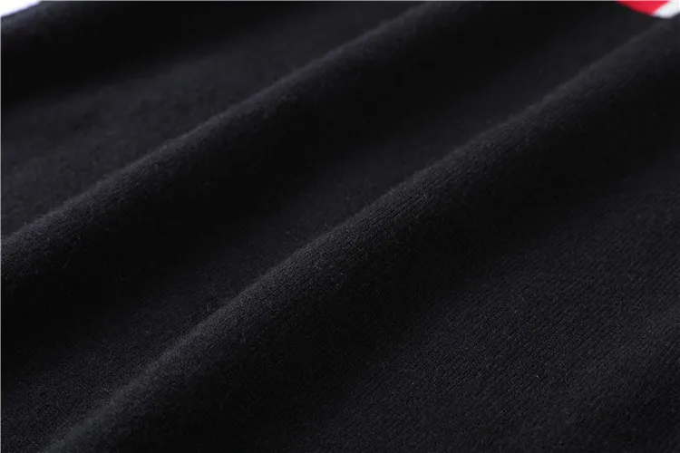 4876771701_894001832