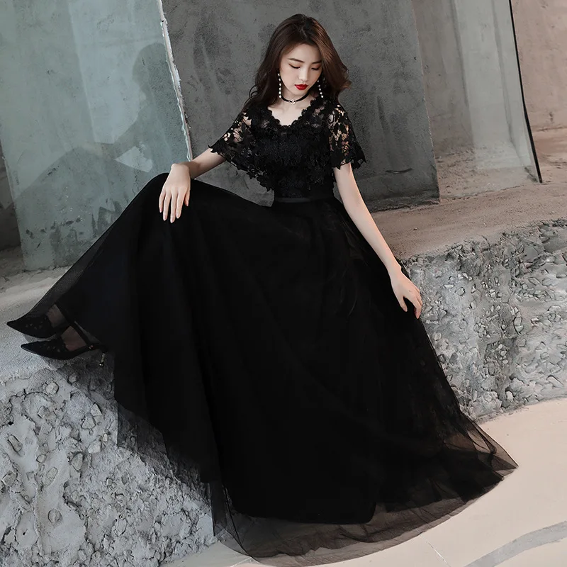 Это YiiYa Вечернее Платье черное с v-образным вырезом Вышивка Кружева Свадебные официальные платья Цветы короткий рукав Длинные вечерние платья E334