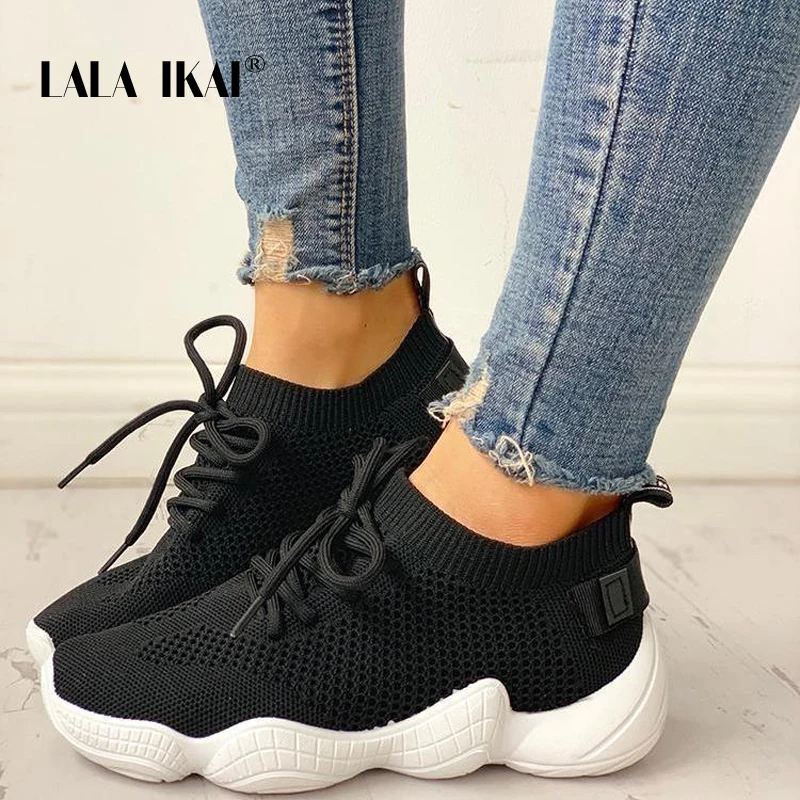 Женские кроссовки из сетчатого материала на шнуровке с вулканизированной