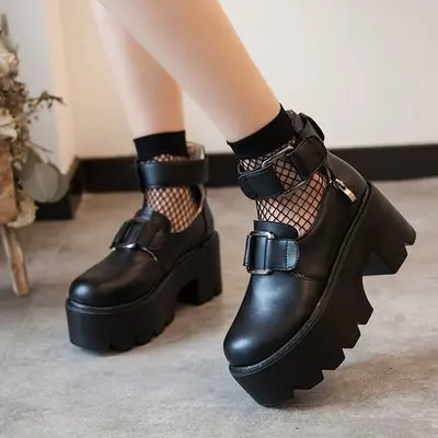 Женская черная обувь на танкетке в японском стиле; Новинка года; обувь на платформе для ролевых игр - Цвет: Черный