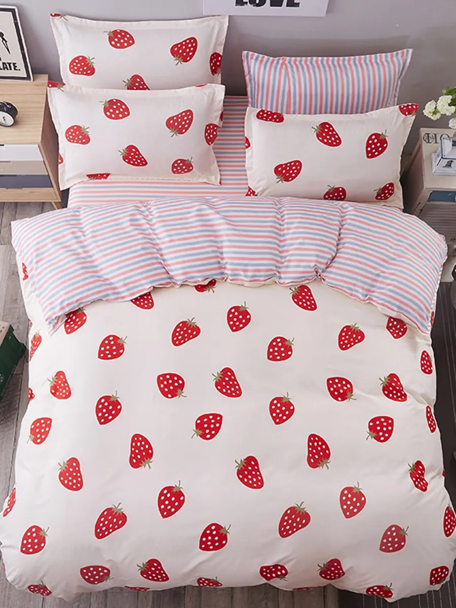 

4 Pcs Duvet Cover Set Fresh Strawberry Pattern Ductile Bedsheet Set