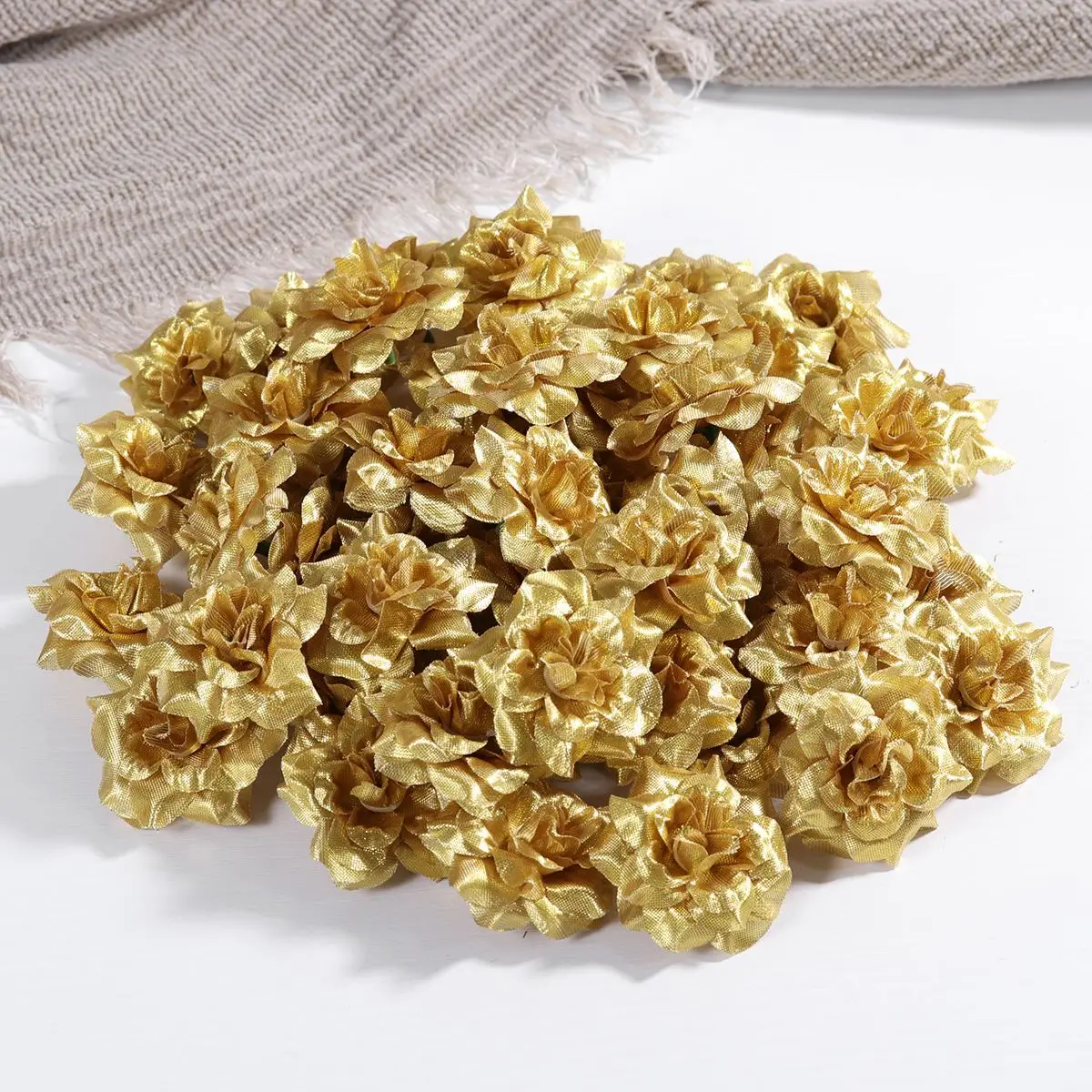 

50PCS Premium Artificial Lifelike 4.5CM Roses Flower Heads for Festive Wedding Home Party Decoration