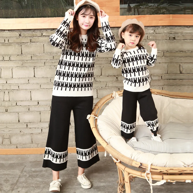 

Mum Daughter Knitted Sweater and Wide-leg Pants Suit 2018 Autumn and Winter Korean Family Matching Outfit Girls Striped Knit Set