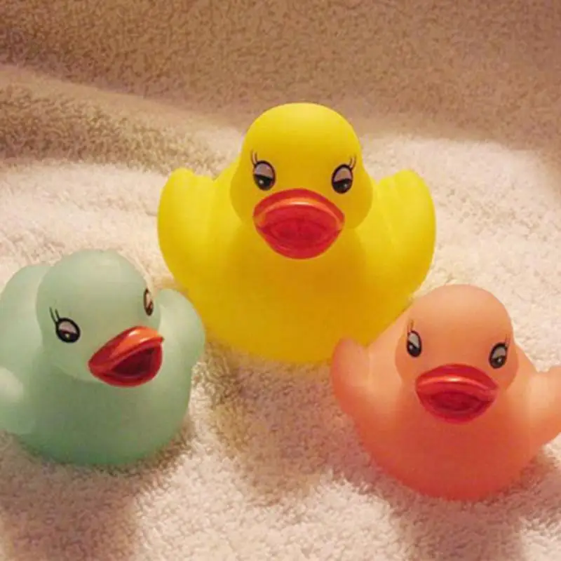 

5Pcs /lot Rubber Duck Bath Flashing Light Toy Auto Color Changing Baby Bathroom Toys Multi Color LED Lamp Bath Toys