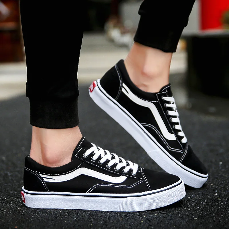 

New 2019 Spring Summer Lightweight Canvas Shoes Fashion Men Breathable Sneakers Lovers Lace Up Flats Shoes zapatos de hombre