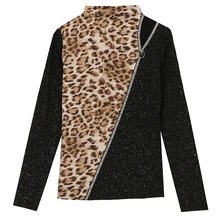 Европейский осень и зима мода леопард лоскутное выдалбливают с длинными рукавами женщин Высокий воротник дна футболки