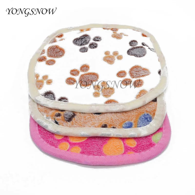 

1Pc 20*20cm Cute Pet Bed Mat Cover Small Towel Paw Print Fleece Soft Blanket Puppy Cat Hamster Rabbit Winter Pet Supplies 9Z