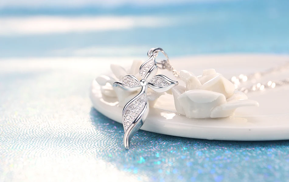 LADYCHIC модное серебряное женское ожерелье с подвеской Изысканная цепочка в форме листа с кристаллами для женщин ювелирные изделия для вечеринок LN1011