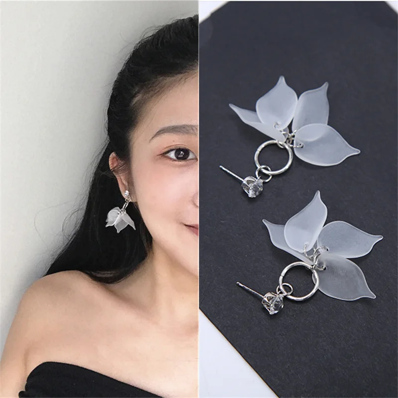 

Hot Sale Fashion Beautiful Frosted White Petals Drop Earrings Rhinestone Statement Earrings for Women Jewelry Bijoux Oorbellen