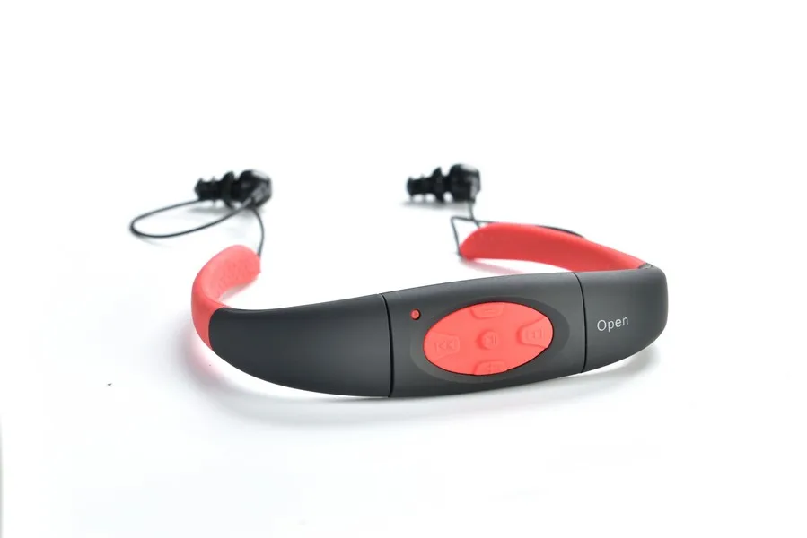 Лето Водонепроницаемый Спортивный MP3 W7 музыкальный плеер подводный IP68 шейный плавательный дайвинг с fm-радио наушники водонепроницаемый mp3 - Цвет: Red