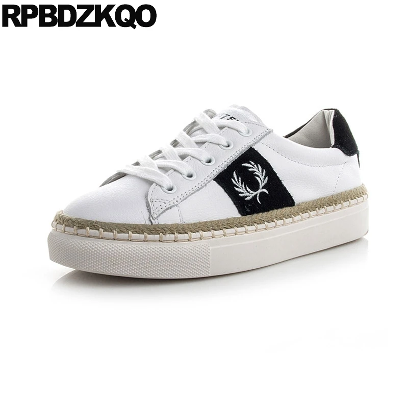 

Women Flats Walking Thick Sole Sneakers Creepers Platform Shoes Embroidered Lace Up Hemp Elevator Embroidery Black And White