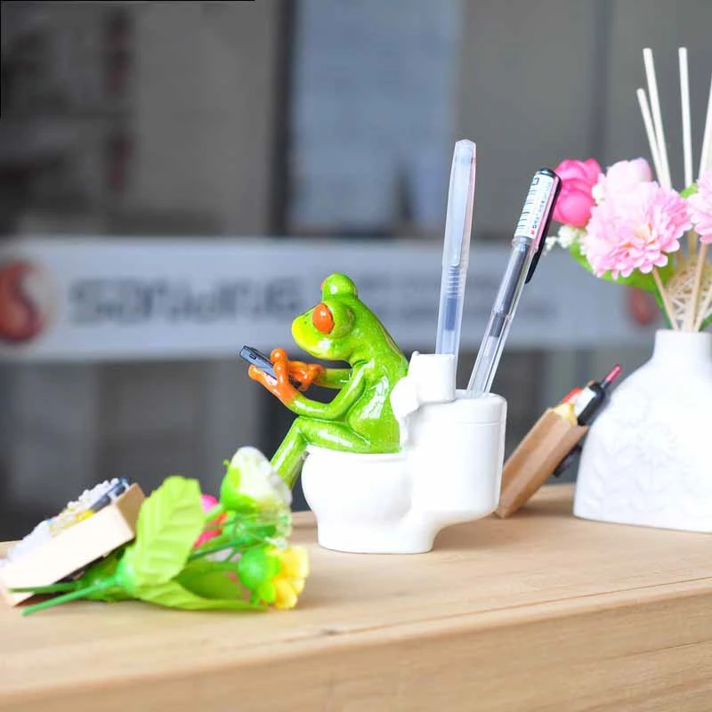 2017-New-Creative-3D-Resin-Frog-Figurines-Cabochon-Kawaii-Crafts-Sitting-Toilet-Ornaments-For-Home-Decor (1)