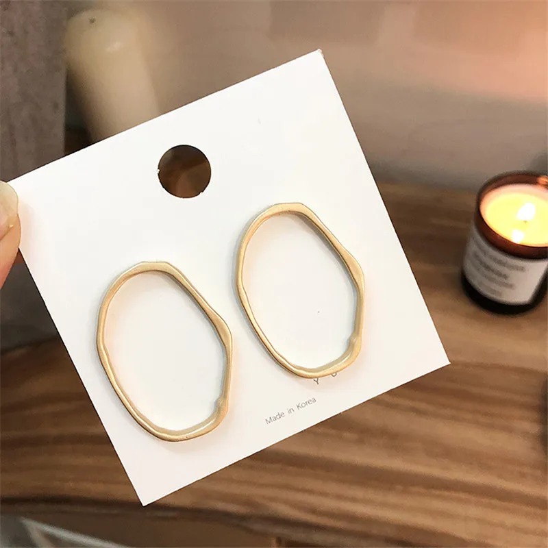 

EARS HIGH 2019 New Korean Simple Vintage Hollow Big Oval Metal Stud Earrings For Women Fashion Irregular Party Brincos Jewelry