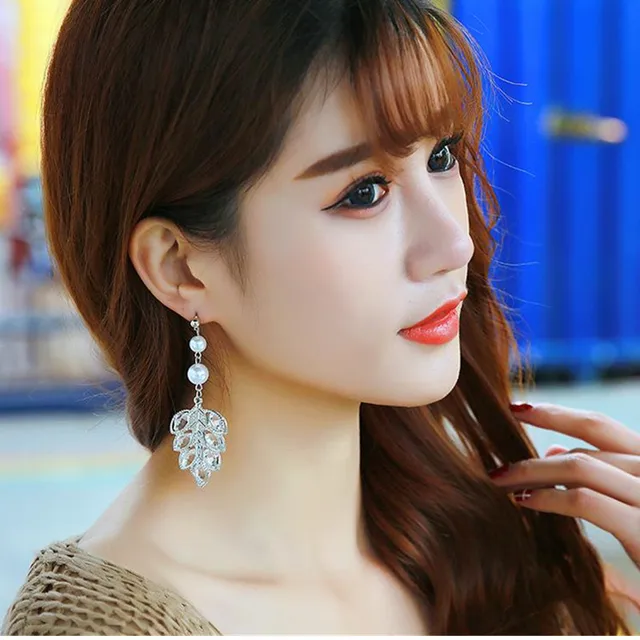 2018 New Fashion Pearl Crystal Big Leaf Earrings