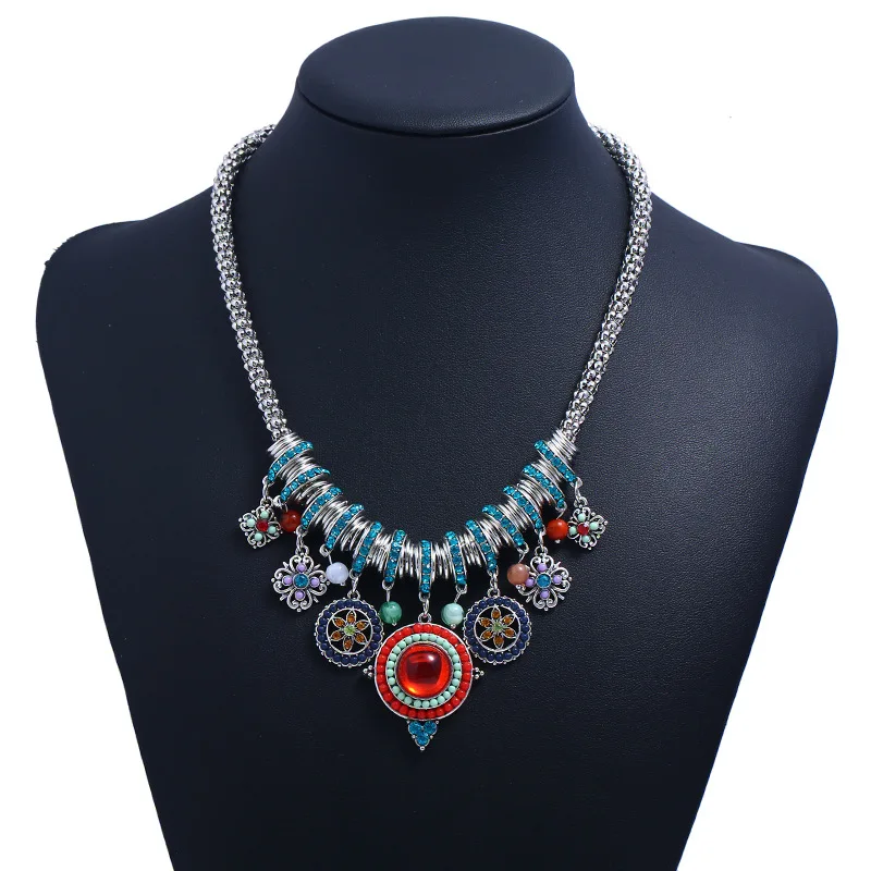 

LZHL Maxi Necklace Bohemian Boho Vintage Big Fashion Jewelry Collier Female Red Color Necklace Punk Ethnic Pendant Necklace 2019