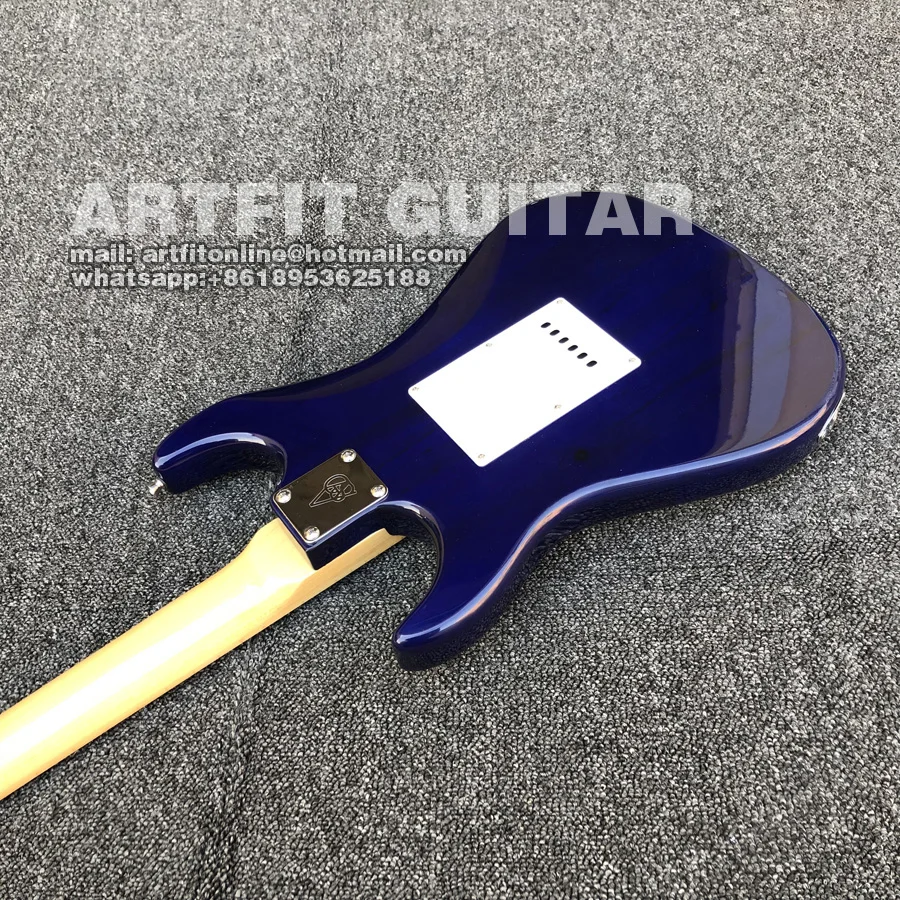 Lake Blue Quilted Maple Top Wilkinson Pickups Tremolo Bridge Coil Split M6 Locking Tuners 6 String Clean Sound Stratocaster Electric Guitar  (2)