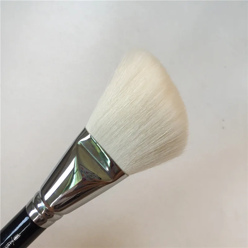 Zoeva 100 Luxe Face Finish Brush _ 2