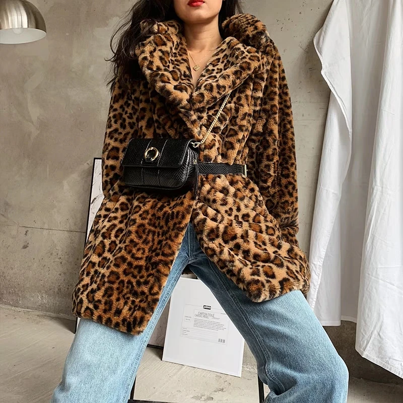 

2018 autumn and winter new suit collar green fur large outline leopard loose loose long fur coat