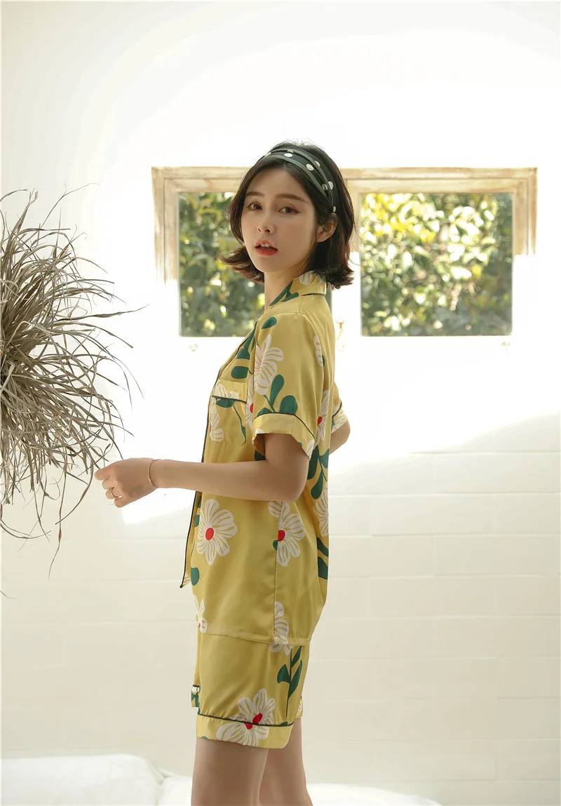 10834057888_2043651032