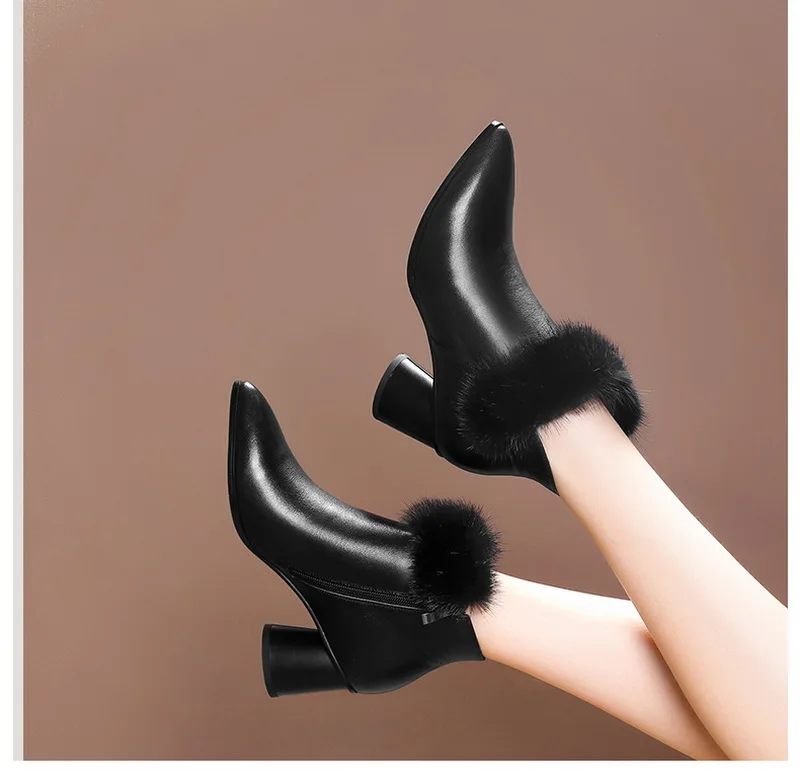 

new beautiful women boots with fur