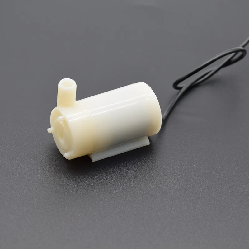 

1pc DC 3V/4.5V 2.5-6V Low Noise Brushless Motor Pump120L/H Mini Micro Submersible Water Pump horizontal type