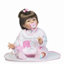 Linda muñeca reborn de 55 cm con pijama