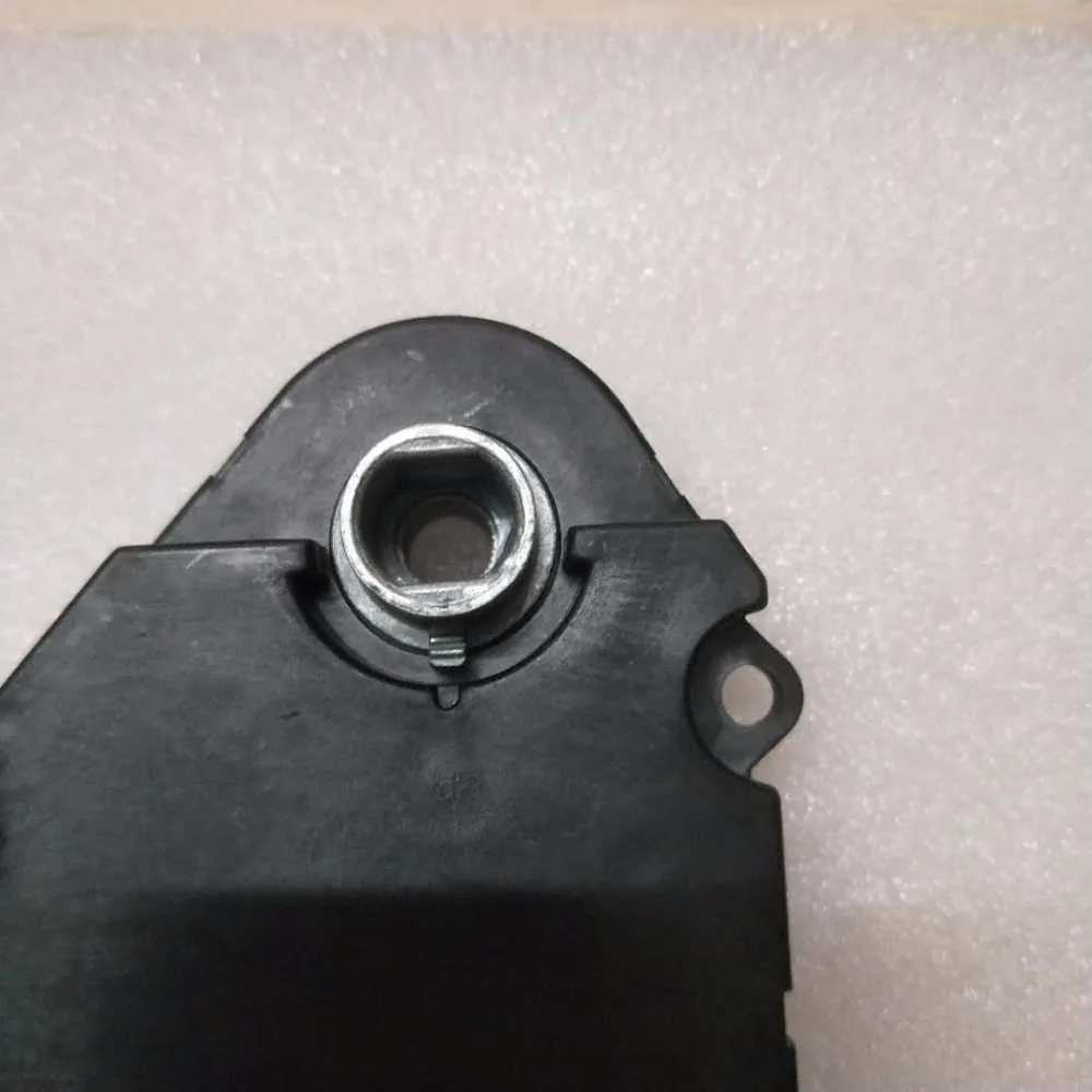 304189233792313133