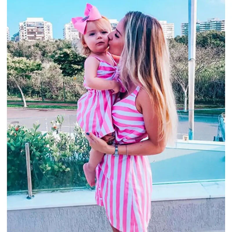 

2019 Family Matching Clothes Dress Women Kids Girls Sleeveless Stripe Bow Mini Dresses Summer Holiday Fashion New Hot