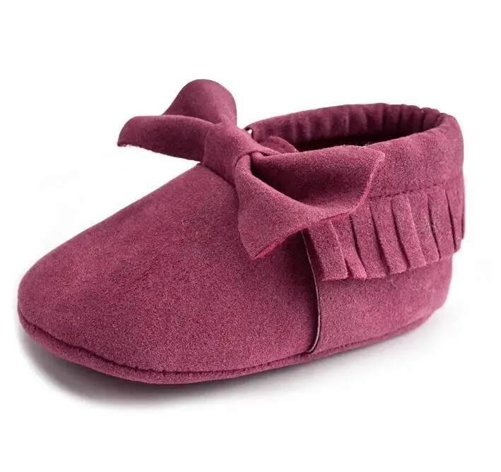 Обувь для младенцев; Мягкие Замшевые Кожаные Мокасины для маленьких девочек; мягкие Нескользящие пинетки для новорожденных; для малышей 0-18 месяцев - Цвет: wine red