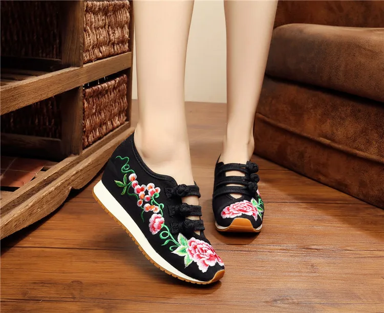 Винтажные этнические кроссовки с вышивкой; женская обувь на плоской платформе с вышивкой; Повседневные Удобные кроссовки из джинсовой ткани в китайском стиле - Цвет: 10