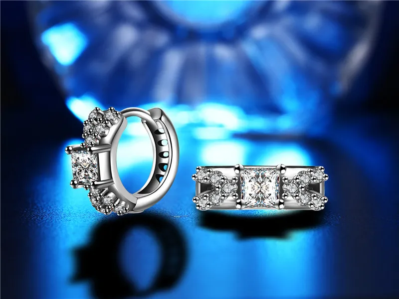 3710880033_735333281_