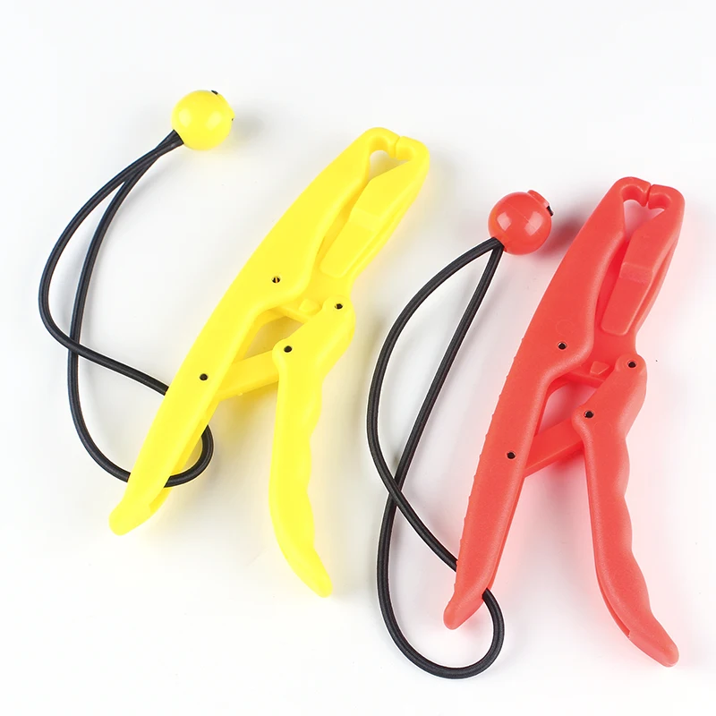 17 5cm 54g Solid Plastic font b Floating b font Fish Grip Hand Controller Holder 2color