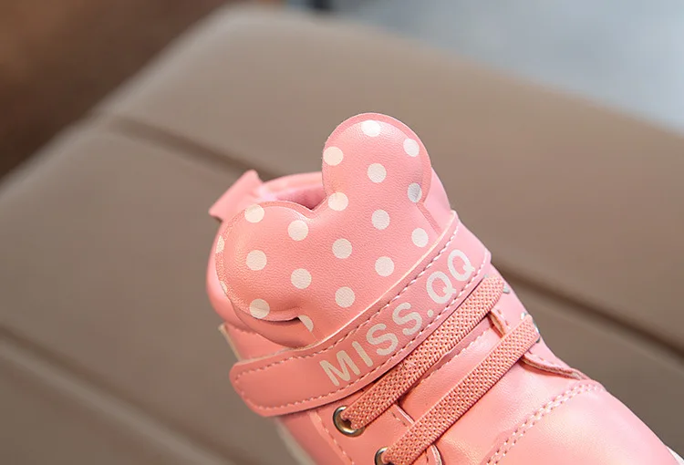 Crianças dos Desenhos Moda Bebê Meninos Meninas Luminosa Sapatos Esportivos Led Lumineus Tênis Animados Não-deslizamento Crianças Casuais Brilhante Estrela 20 High Quality Mamãe e Bebê