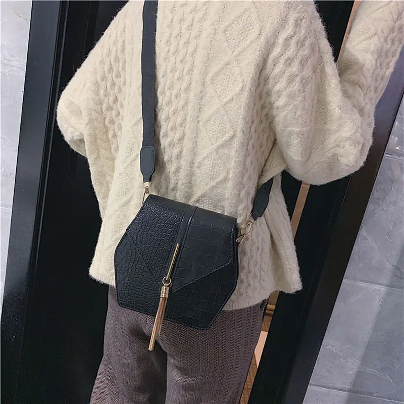 Women Wild Shoulder Bag Crocodile Tassel Small Square Bag bolsa feminina bolso mujer sac a main torebki damskie 40AP1127