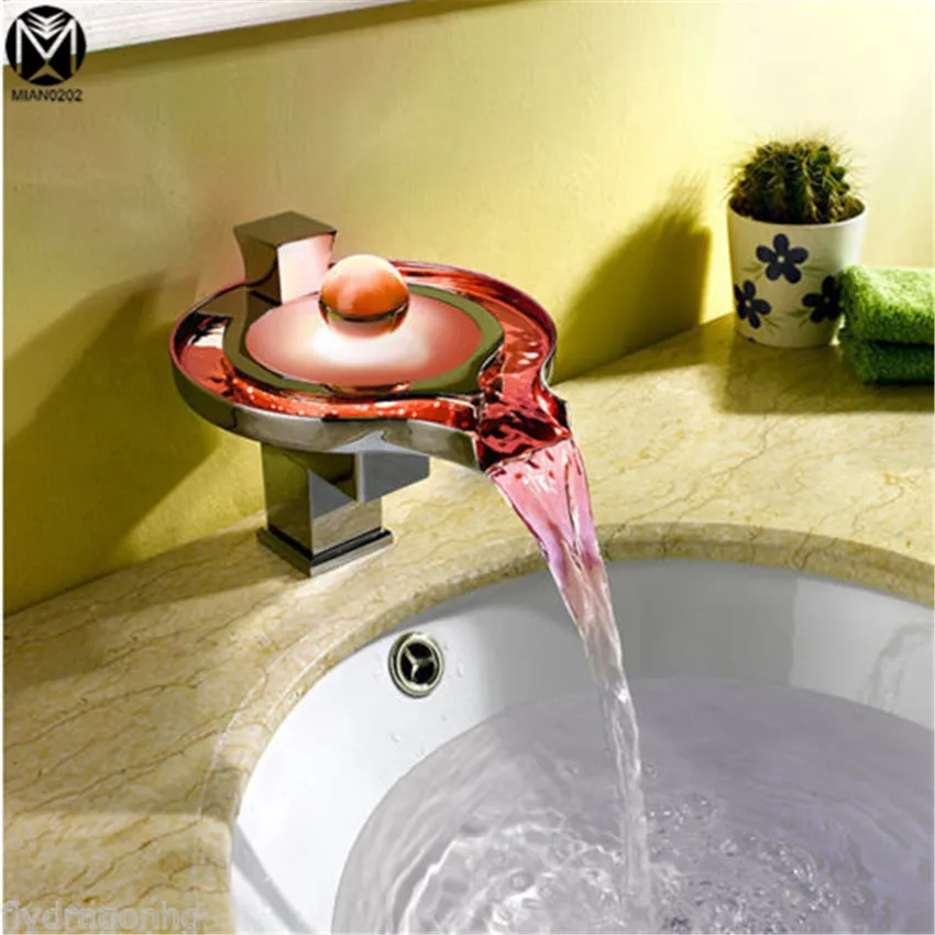 Yanksmart Brand LED Faucet LED Bathroom Basin Faucet Brass Chromed LED Waterfall Taps Water Power Basin Led Tap Mixer Torneira