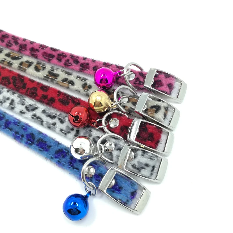 FENG PEI 1pc Leopard Print Chats Collier Animaux 4 colors Cute Collars For Cats Pet Cat Tie Necklace Adjustable Collier Chat Animaux 4