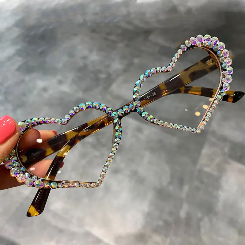 Vintage Heart Sunglasses Women Fashion Luxury Rhinestone Decoration Cat Eye Sunglasses Men Eyeglasses Oculos Clear Glasses Vintage Heart Sunglasses Women Fashion Luxury Rhinestone Decoration Cat Eye Sunglasses Men Eyeglasses Oculos Clear Glasses