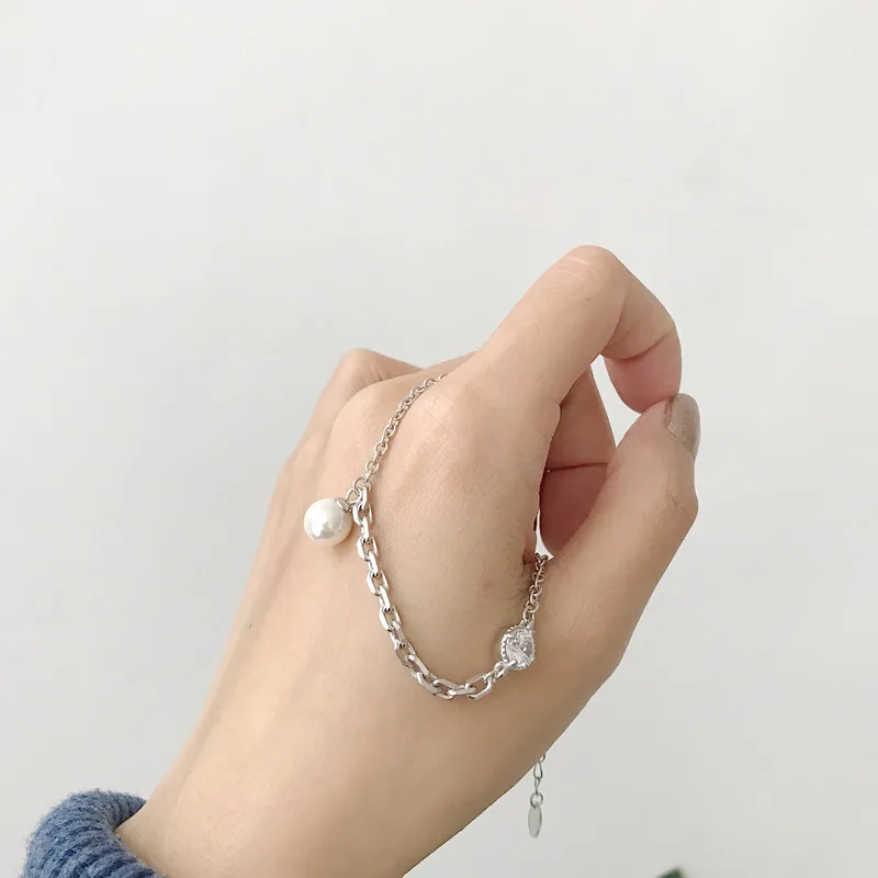 1549779842661