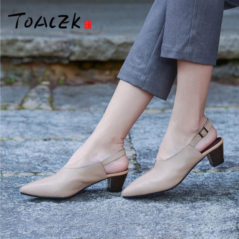 

Spring and summer new handmade leather sandals, leather pointed comfortable and casual shoes