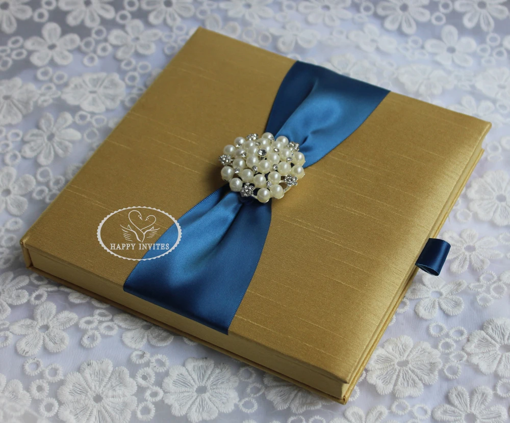HI2019-13 Hot Sale Champagne Silk Box with Brooch   More Colors Available
