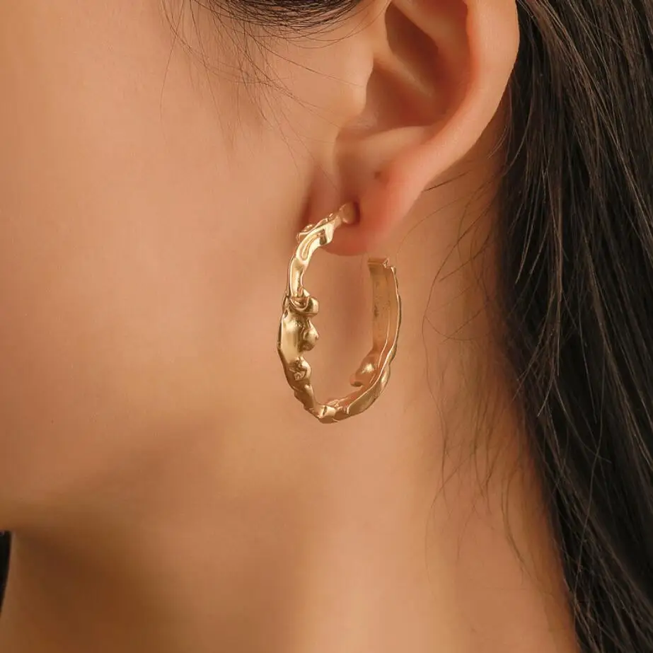 

Retro metal hipster 3.5cm earrings exaggerated geometric trend earrings bump irregular mirror temperament 2019 New Punk Gift