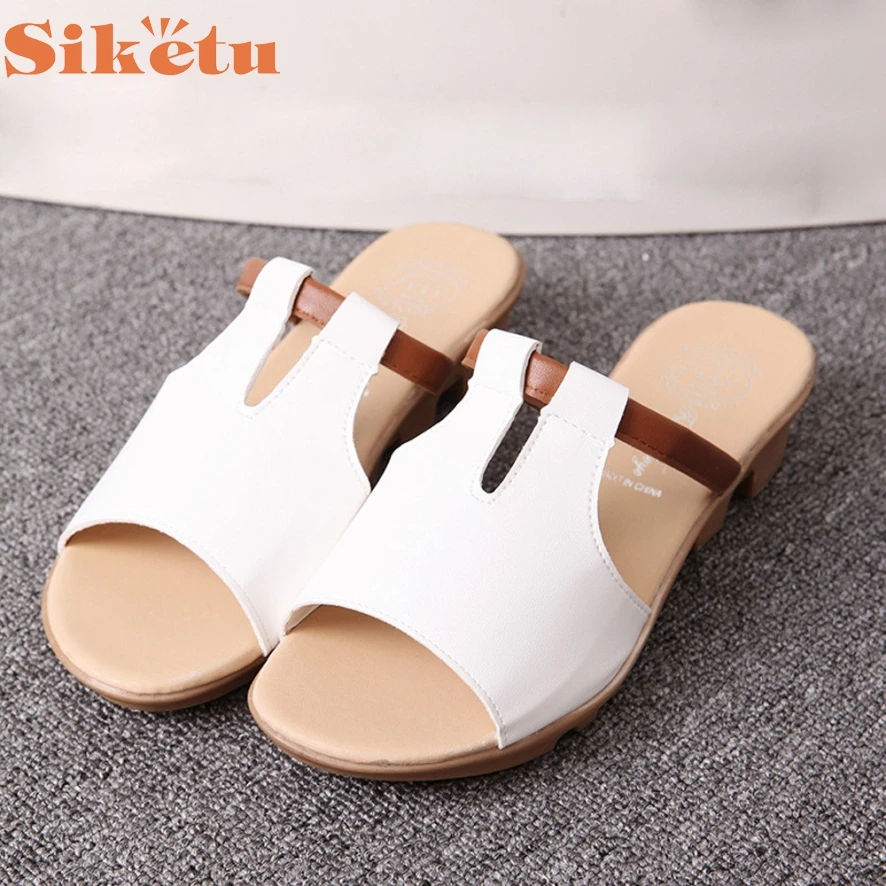 

New Fashion Summer Cut Out Female Sandals Fashion Solid Beach Ladies Slides Slippers Trifle Leather Women Shoes Plus Szie 40