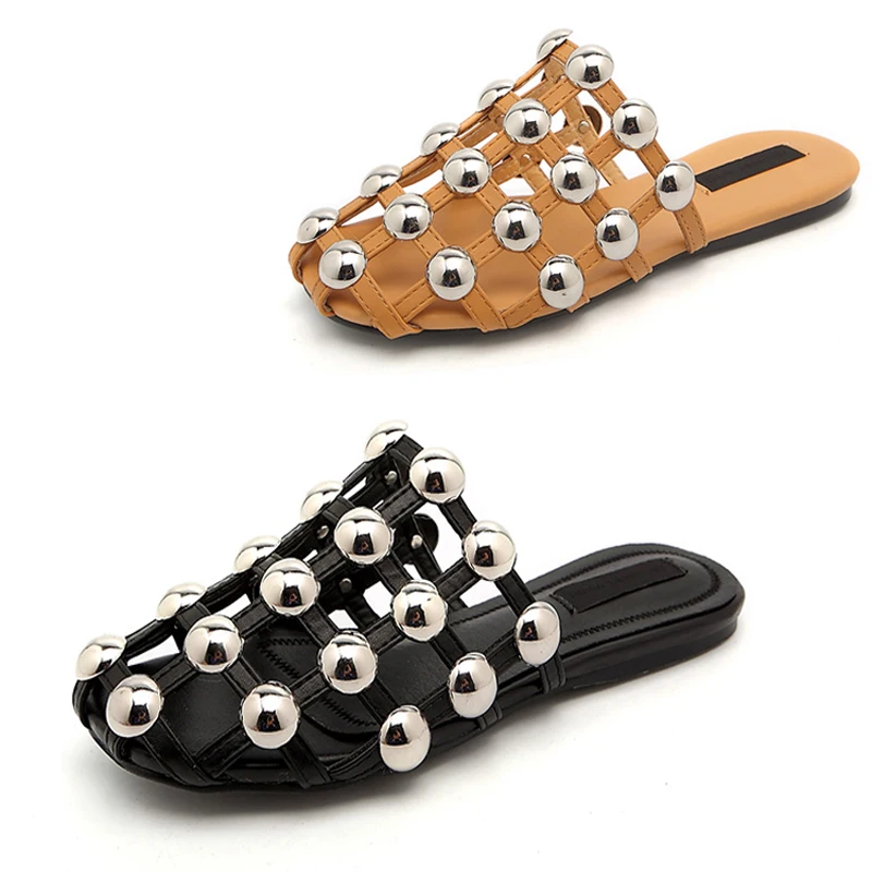 

2017 Fashion Week Celebrity rivet slippers women hollow flat sandals female fashion balck/apricot outdoor slipper summer shoes