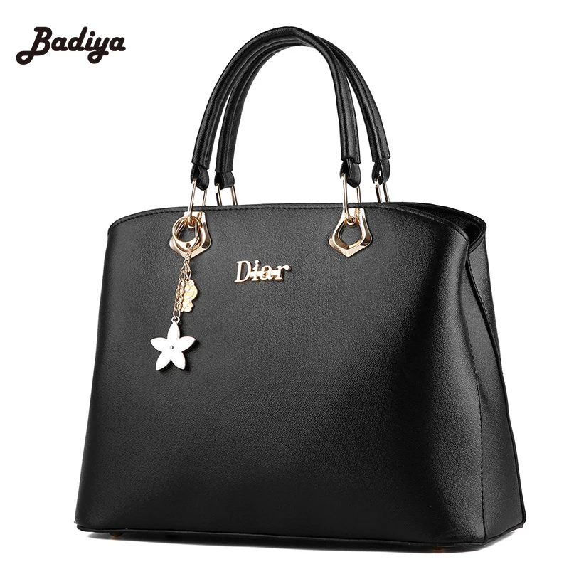 

New Arrival Big Female Bag Large Capacity Women Handbag Fashion Metal Pendent Shoulder Bags Solid Designer Womens Handbags