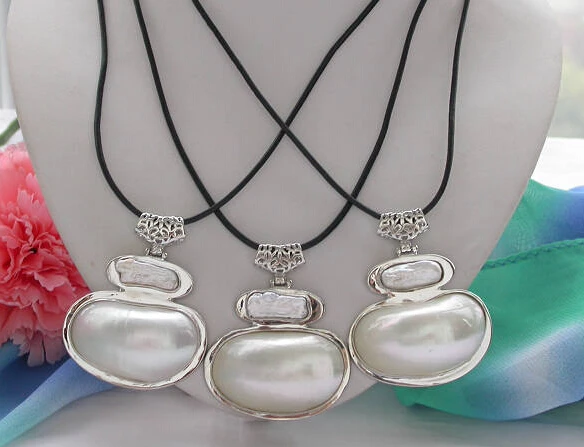 

FREE SHIPPING & ***Hot sale wholesale 3pcs 48mm white mabe keshi pearl necklace crescent pendant