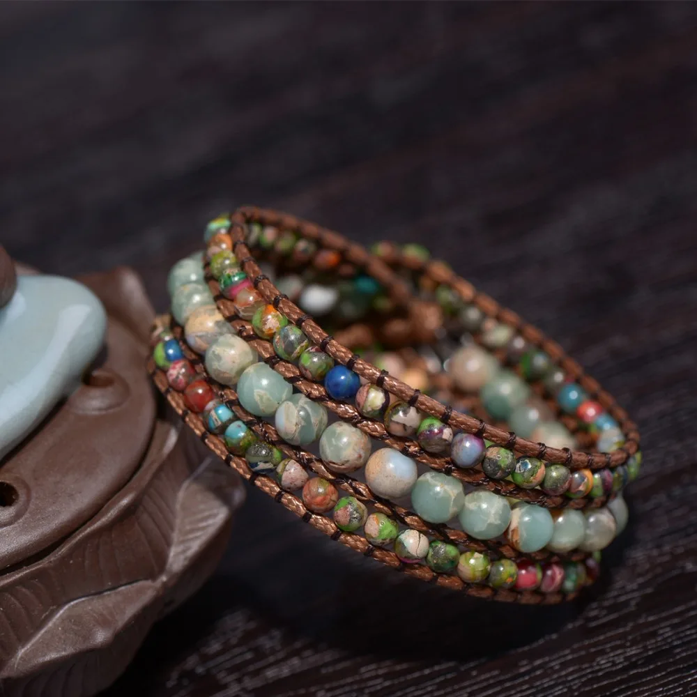 Женский трехслойный браслет Boho из натурального камня круглой формы с кожаным